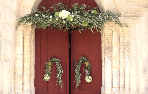 décoration portes église mariage